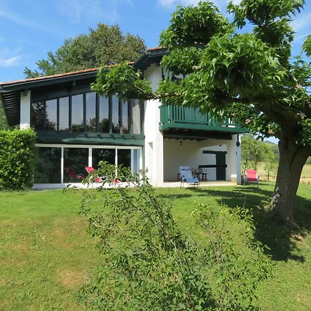 Maison Typique Basque En Pleine Campagne