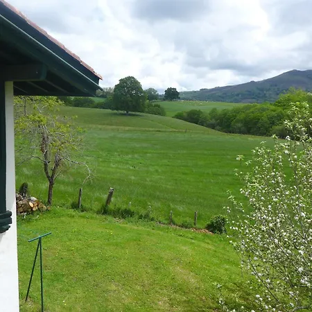 Holiday home Maison Typique Basque En Pleine Campagne Saint-Pee-sur-Nivelle