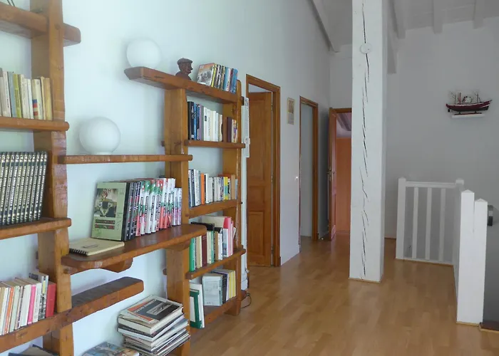 Maison Typique Basque En Pleine Campagne